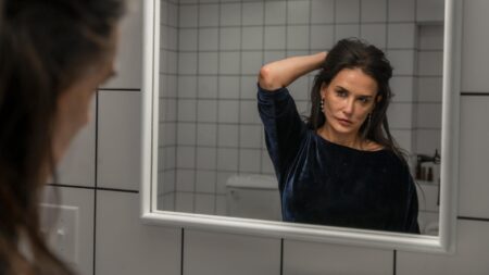 Demi Moore como Elisabeth em A Substância (Reprodução)