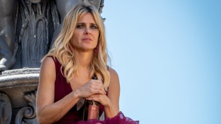Diretoras e atriz falam sobre a importância de contar a história de uma mulher alcoólica em (Des)controle Carolina Dieckmann no filme (Des)controle (Divulgação / Mariana Vianna)