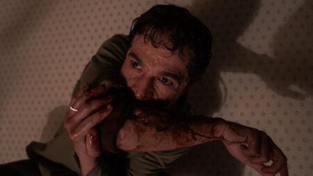 Christopher Abbott como Blake em Lobisomem (Reprodução / Universal Pictures)