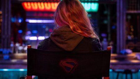 Imagem de bastidores de Supergirl.