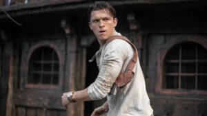 Tom Holland fica tímido com rumores sobre James Bond; veja o que ele disse Tom Holland em Uncharted: Fora do Mapa (Reprodução / Sony)