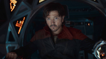 Diego Luna como Cassian Andor em Andor (Reprodução / Disney+)
