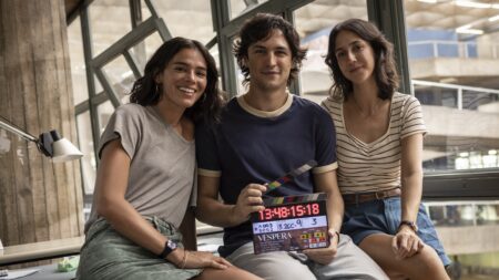 Gabriel Leone, Bruna Marquezine e Camila Márdila (Divulgação / Max)