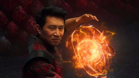Filme de Sleeping Dogs está em desenvolvimento com Simu Liu Simu Liu como Shang-Chi em Shang-Chi e a Lenda dos Dez Anéis (Reprodução / Marvel)