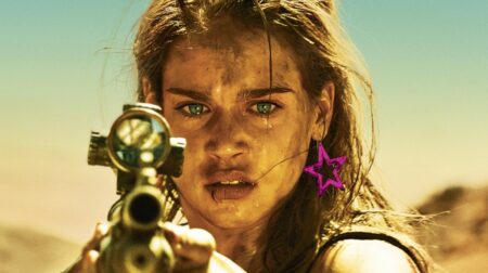 Vingança, de Coralie Fargeat (Divulgação / MUBI)