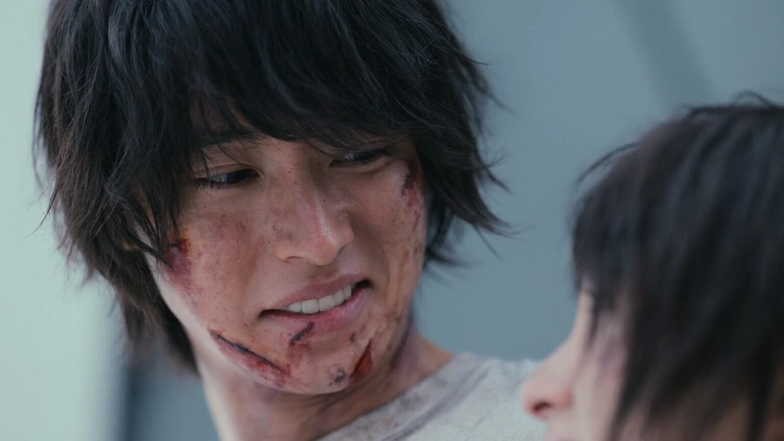 Temporada 3 de Alice in Borderland estreia este ano na Netflix Kento Yamazaki como Ryohei Arisu em Alice in Borderland (Reprodução / Netflix)