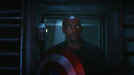 Anthony Mackie revela por quanto tempo será o Capitão América Anthony Mackie como Sam Wilson em Capitão América: Admirável Mundo Novo (Reprodução / Marvel)
