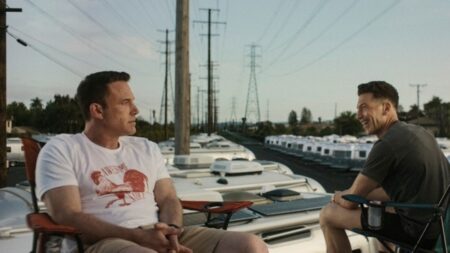 Ben Affleck está de volta à ação em O Contador 2, veja o trailer Ben Affleck como Christian Wolff e Jon Bernthal como Braxn em O Contador 2 (Reprodução / Warner Bros.)