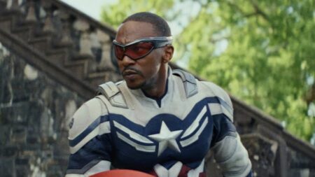 Anthony Mackie como Capitão América em Capitão América: Admirável Mundo Novo (Reprodução / Marvel)