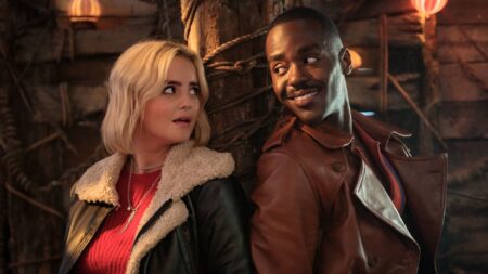 Ncuti Gatwa como Doutor e Millie Gibson como Ruby em Doctor Who (Reprodução / Disney+)