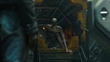 O híbrido (Robert Bobroczkyi) em Alien: Romulus (Reprodução / 20th Century Studios)