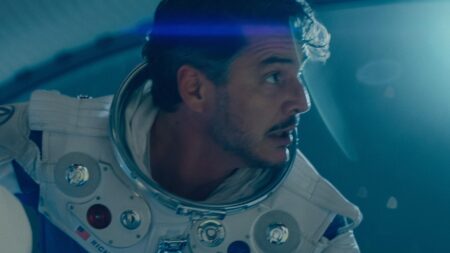 Os próximos trabalhos de Pedro Pascal na TV e no cinema Pedro Pascal como Reed Richards em Quarteto Fantástico: Primeiros Passos (Reprodução / Marvel Studios)