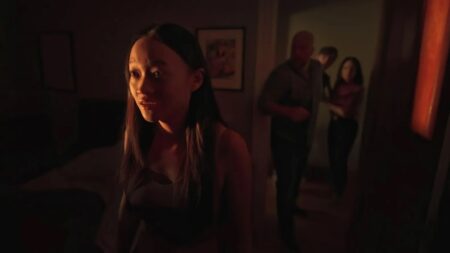 Conheça o elenco de Presença, filme sobrenatural estrelado por Lucy Liu Callina Liang como Chloe em Presença (Reprodução / Diamond Films)