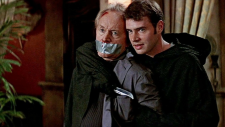 Scott Foley comenta retorno em Pânico 7 revela morte do seu personagem Lance Henriksen como John e Scott Foley como Roman em Pânico 3 (Reprodução / Paramount Pictures)