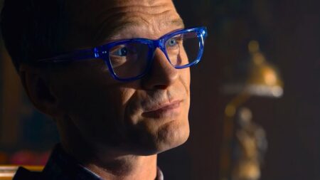 Neil Patrick Harris como O Analista em Matrix Resurrections (Reprodução / Warner Bros.)