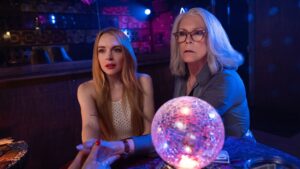 Jamie Lee Curtis como Tess e Lindsay Lohan como Anna em Uma Sexta-Feira Mais Louca Ainda (Reprodução / Disney)