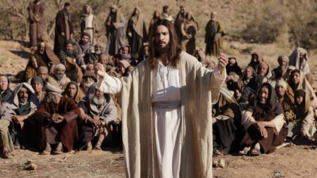 Jamie Ward com Jesus Cristo em A Última Ceia (Reprodução / Imagem Filmes)