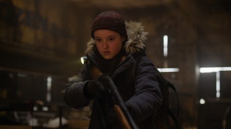 Vídeo da série The Last of Us relembra jornada de Ellie Bella Ramsey como Ellie em The Last of Us (Reprodução / HBO)