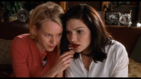 Laura Harring como Rita e Naomi Watts como Betty em Cidade dos Sonhos (Reprodução)