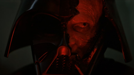 Diretor de Longlegs quer filme de terror sobre Darth Vader Darth Vader na franquia Star Wars (Reprodução / Disney)