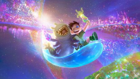 Garoto embarca em uma aventura intergaláctico no novo trailer de Elio Glordon e Elio em Elio (Divulgação / Pixar)