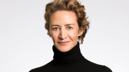 Janet McTeer deve ser Minerva McGonagall em série de Harry Potter Janet McTeer