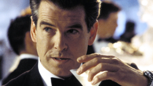 Pierce Brosnan comenta sobre viver novamente James Bond nos filmes 007 Pierce Brosnan como James Bond (Reprodução / EON Productions)