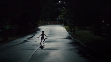 Cena de A Hora do Mal (Reprodução / Warner Bros.)
