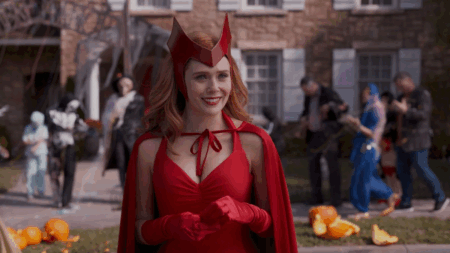 Elizabeth Olsen será uma vampira em filme com Oscar Isaac e Kristen Stewart Elizabeth Olsen como Wanda Maximoff em Wandavision (Reprodução / Disney+)