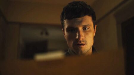 Josh Hutcherson como Mike em Five Nights at Freddy's 2 (Reprodução / Universal Pictures)