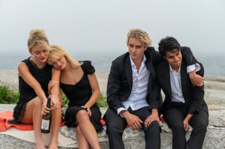 Prime Video divulga primeiras imagens e data de estreia de Mentirosos Emily Alyn Lind, Esther McGregor, Joseph Zada, Shubham Maheshwari em Mentirosos (Divulgação / Prime Video)