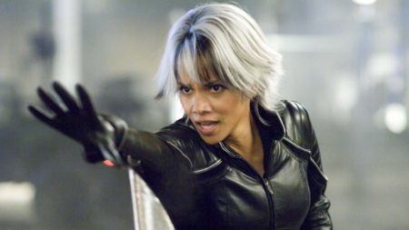 Halle Berry revela que não vai estar em Vingadores: Doomsday Halle Berry como Tempestade em X-Men: O Confronto Final (Reprodução / 20 Century Studios)