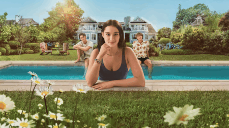 Conheça os novos nomes do elenco de O Verão que Mudou Minha Vida Christopher Briney, Lola Tung e Gavin Casalegno em O Verão Que Mudou Minha Vida (Divulgação / Prime Video)