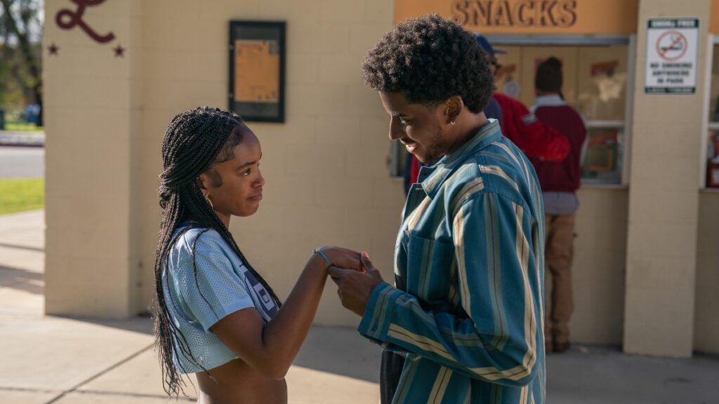 Lovie Simone como Keisha Clark e Michael Cooper Jr. como Justin em Para Sempre (Reprodução / Netflix)
