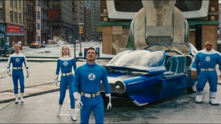 Pedro Pascal, Vanessa Kirby, Joseph Quinn, e Ebon Moss-Bachrach em Quarteto Fantástico: Primeiros Passos (Reprodução / Marvel)