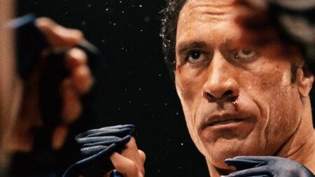 Dwayne Johnson como Mark Kerr em Coração de Lutador (Divulgação / Diamond Films)
