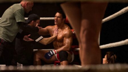 Dwayne Johnson como Mark Kerr em Coração de Lutador (Divulgação / Diamond Films)