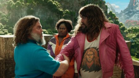 Jack Black como Steve, Danielle Brooks como Dawn e Jason Momoa como Garrett em Um Filme Minecraft (Reprodução / Warner Bros.)