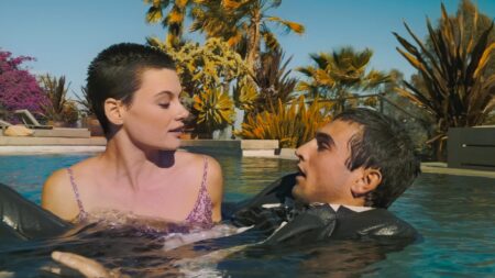 Matilda Price como June e Luke Stanton Eddy como John em June e John (Reprodução / Diamond Films)