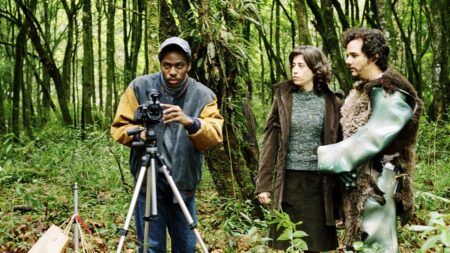 5 Motivos para assistir Saneamento Básico, o Filme e Ilha das Flores Lázaro Ramos, Fernanda Torres e Wagner Moura em Saneamento Básico, o Filme (Reprodução)