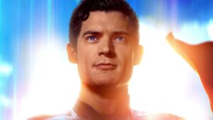 David Corenswet com Superman em Superman (Divulgação / Warner Bros.)
