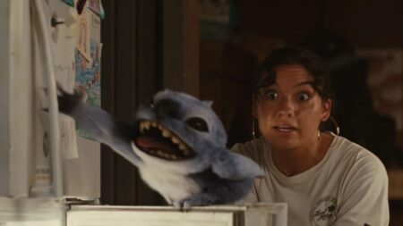 Lilo & Stitch: Conheça Sydney Agudong, atriz que interpreta Nani Sydney Agudong como Nani em Lilo & Stitch (Reprodução / Disney)