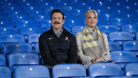 Jason Sudeikis como Ted e Hannah Waddingham como Rebecca em Ted Lasso (Reprodução / Apple TV+)