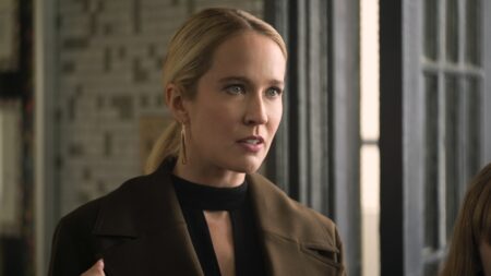 Anna Camp como Reagan Lockwood em Você (Reprodução / Netflix)