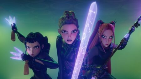 Zoey (Ji-Young Yoo), Rumi (Arden Cho) e Mira (May Hong) em Guerreiras do K-Pop (Reprodução / Netflix)