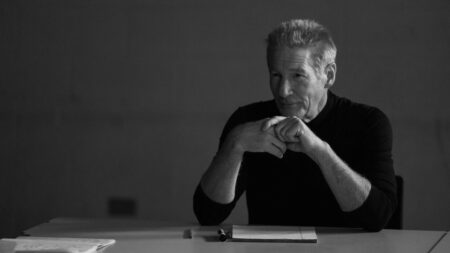 Confira o trailer de Oh Canadá, estrelado por Richard Gere Richard Gere como Leo Fife em Oh Canadá (Reprodução / California Filmes)