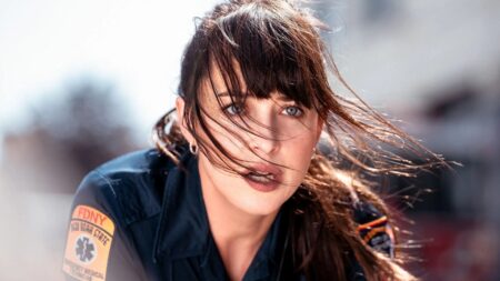 Dakota Johnson como Cassandra Webb em Madame Teia (Reprodução / Sony)