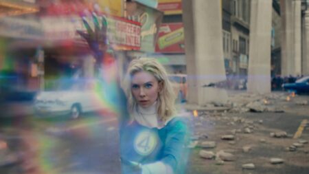 Vanessa Kirby como Mulher Invisível em Quarteto Fantástico: Primeiros Passos (Reprodução / Marvel)