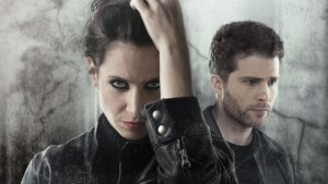 “Atena não é um modelo, mas é força”: Diretor Caco Souza revela bastidores intensos do filme com Mel Lisboa Poster Atena Alta 1