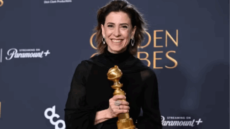 Fernanda Torres anunciada em posição importante para o cinema, saiba qual é Fernanda Torres no Globo de Ouro (Getty/Reprodução)